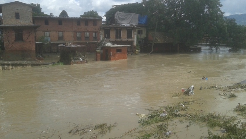 बाढीले बगाएर अछाममा दुईजनाको मृत्यु, १७ जना बेपत्ता